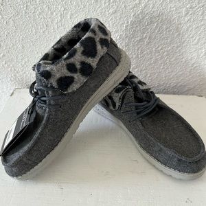NWT - Ladies Hey Dude Britt’s Sz 7